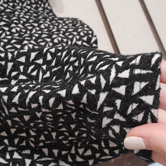 Mossimo Large Black & White Abstract Polka-dot Mini Skater Skirt - Picture 2 of 5